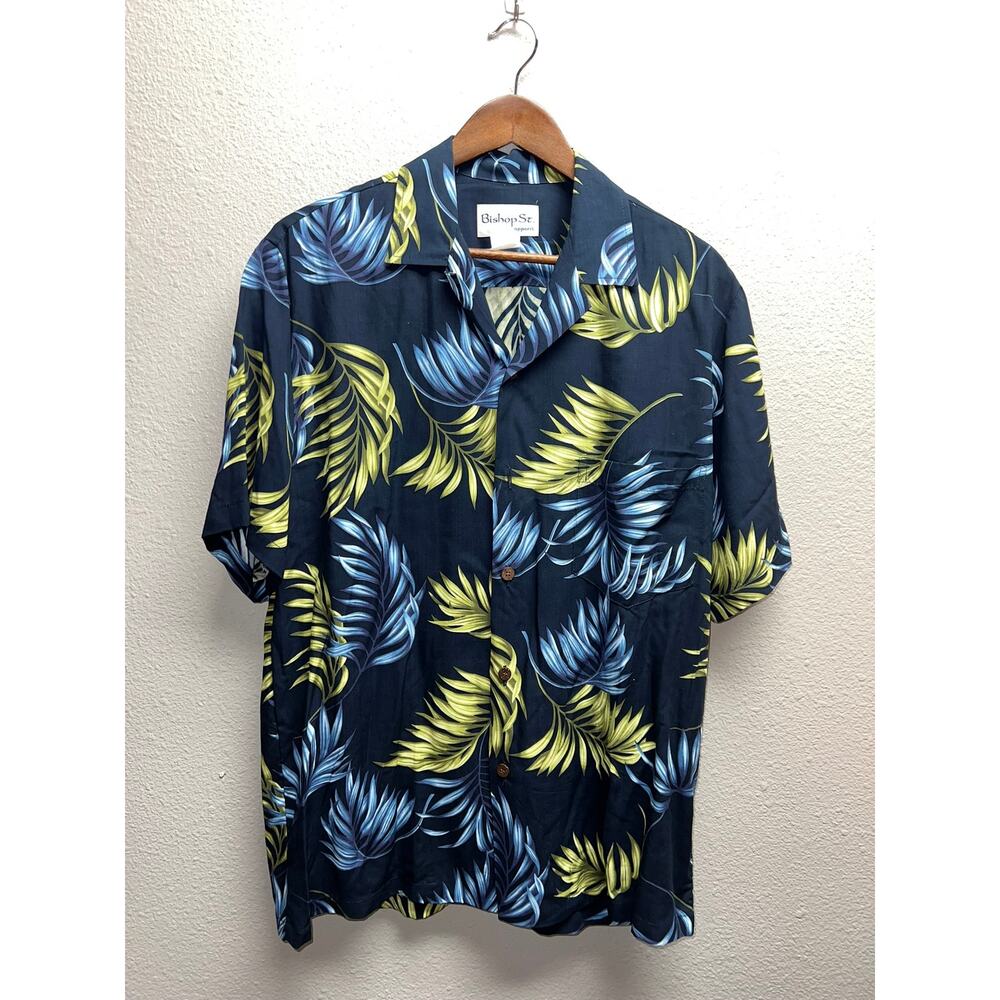 Vintage Bishop St. Button Down Shirt Apparel Blue Hawaiian Hawaii Floral Tee M